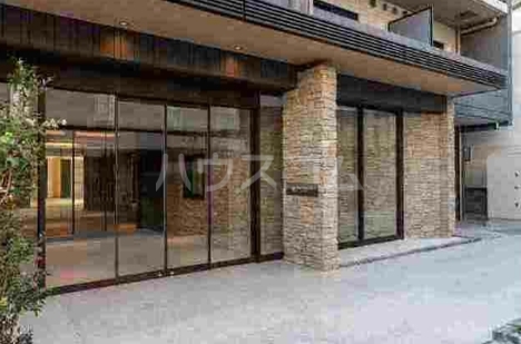 17/18 エントランス