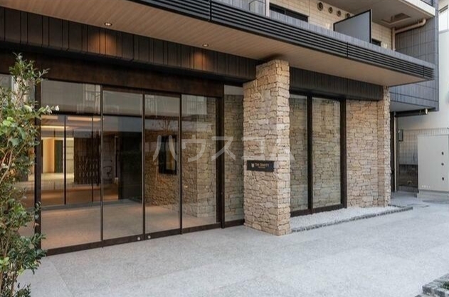 18/19 エントランス