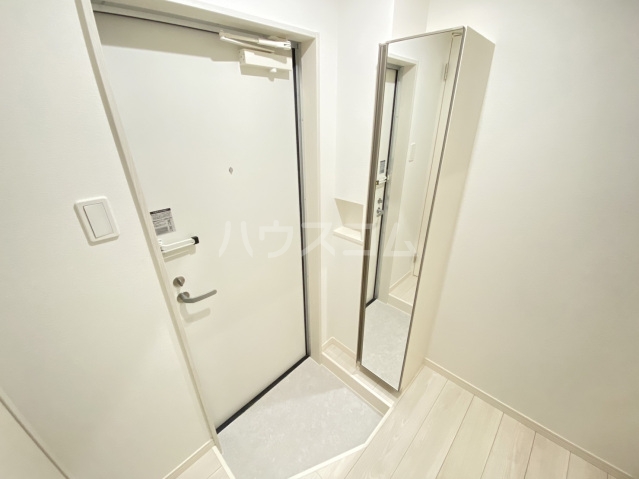 21/22 エントランス