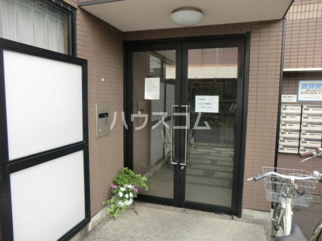 19/28 エントランス