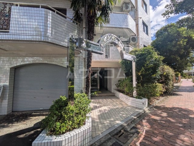 2/3 エントランス