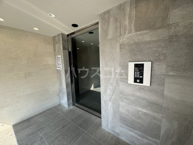 19/20 エントランス