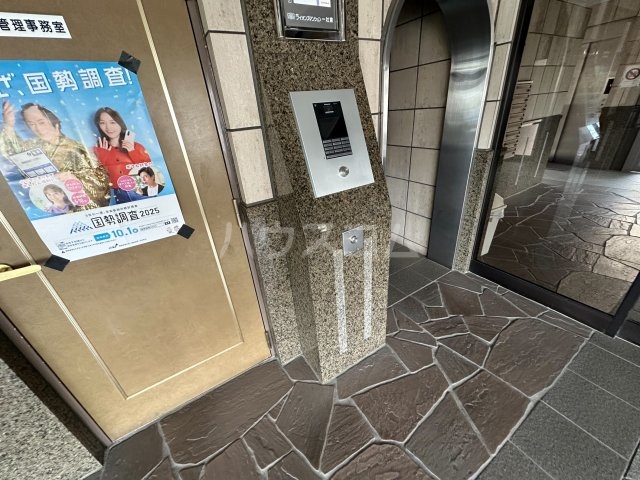 25/30 エントランス