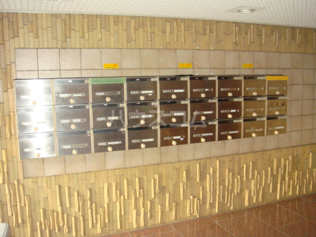 17/25 エントランス