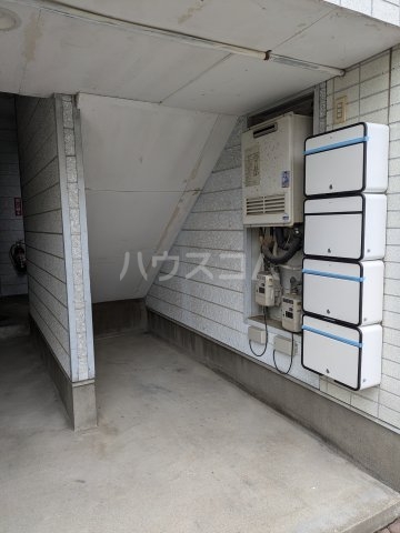 21/30 エントランス