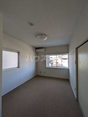 16/27 エントランス