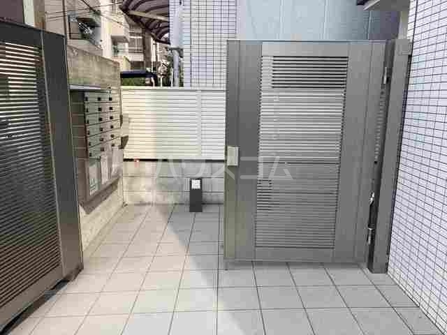 15/19 エントランス