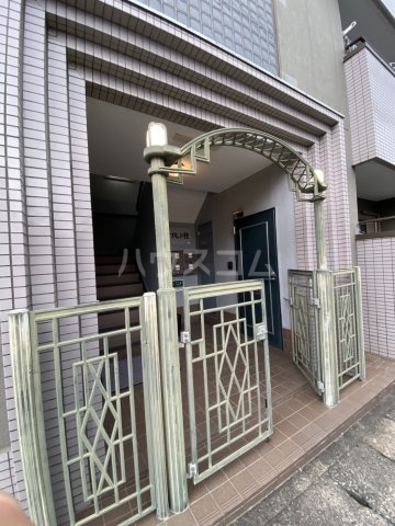 24/30 エントランス