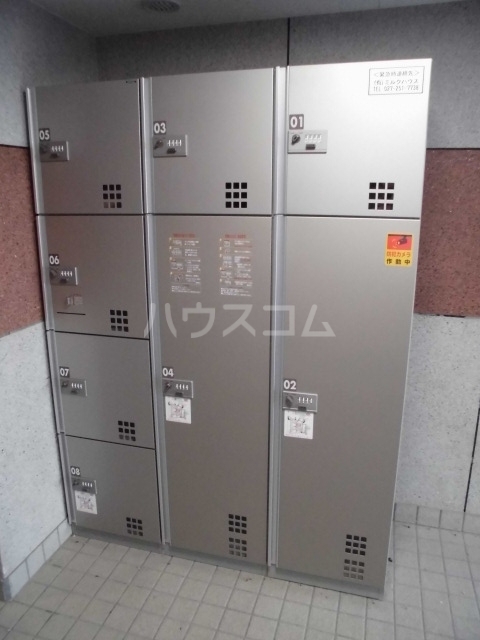 17/27 エントランス