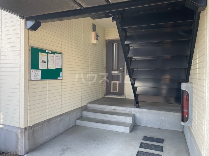 22/30 エントランス