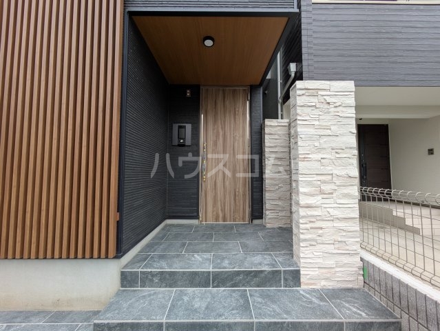 2/2 エントランス