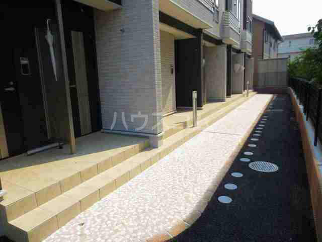 23/30 エントランス