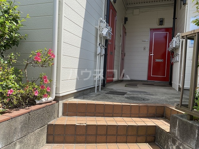 27/27 エントランス