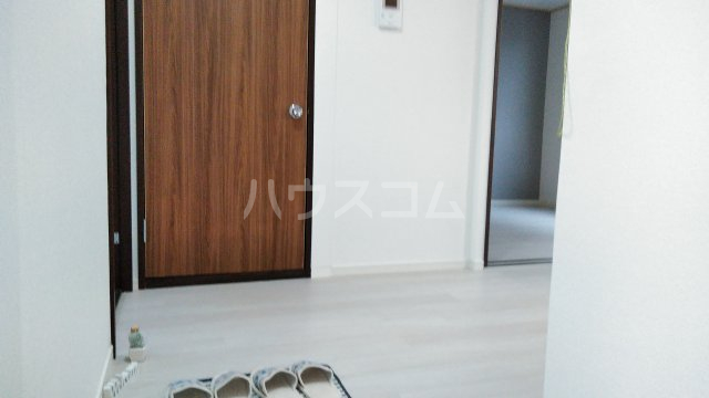 13/28 玄関