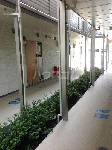 22/27 エントランス