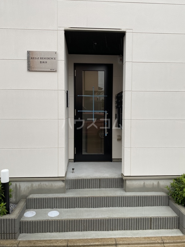 18/18 エントランス