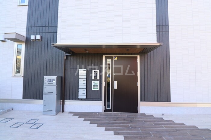 21/28 エントランス