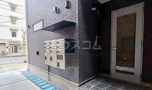 21/30 エントランス