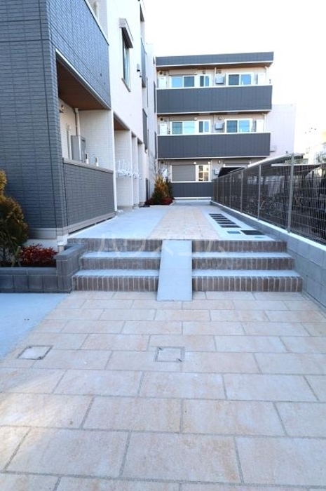 15/22 エントランス