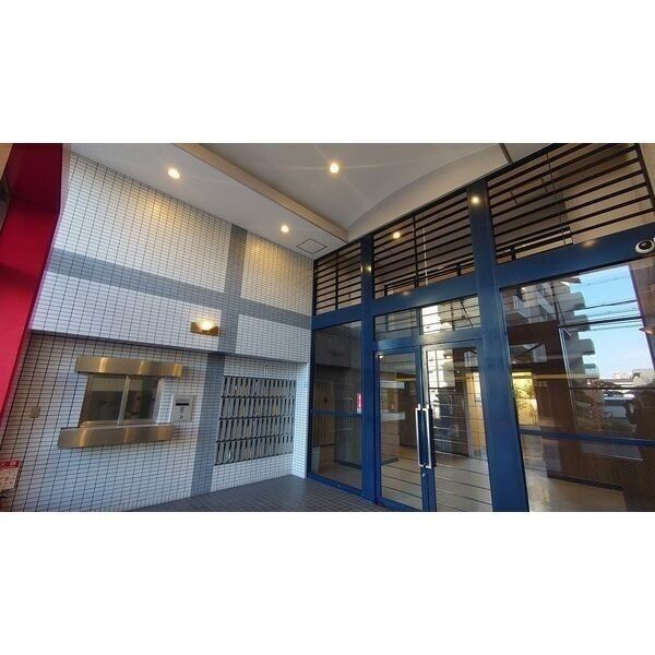 17/26 エントランス