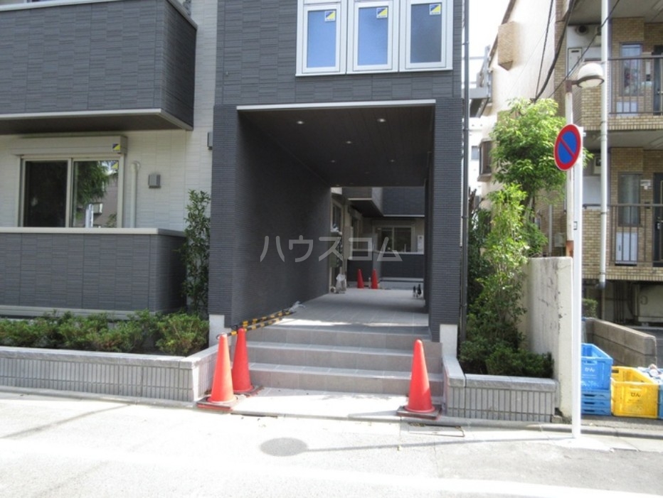 21/27 エントランス