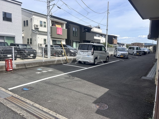 28/30 駐車場