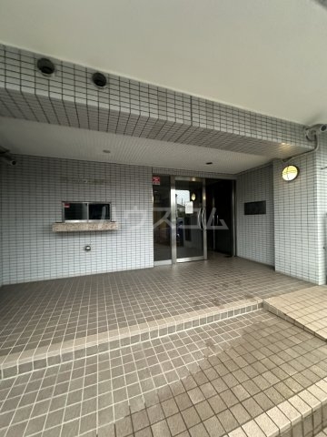 28/30 エントランス