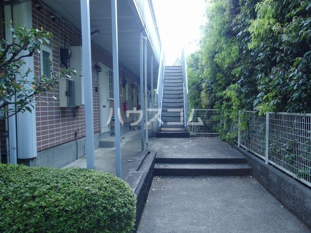 21/30 エントランス