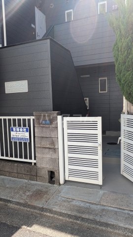 2/3 エントランス