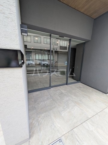 23/30 エントランス