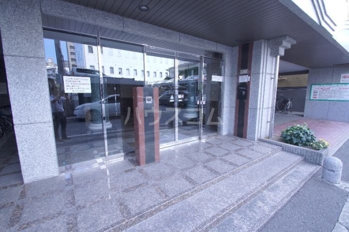 14/19 エントランス