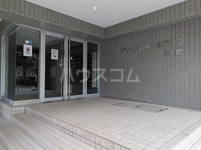 27/30 エントランス