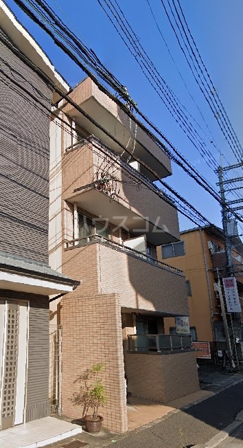 16/25 エントランス