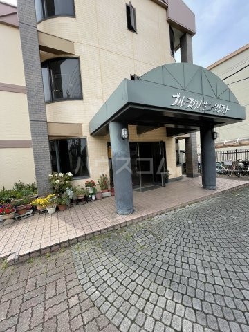 23/30 エントランス