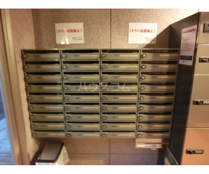 24/30 エントランス