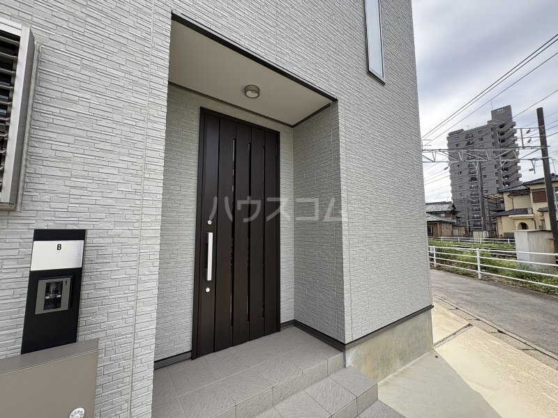 17/26 エントランス