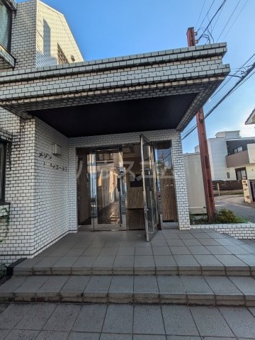 24/27 エントランス