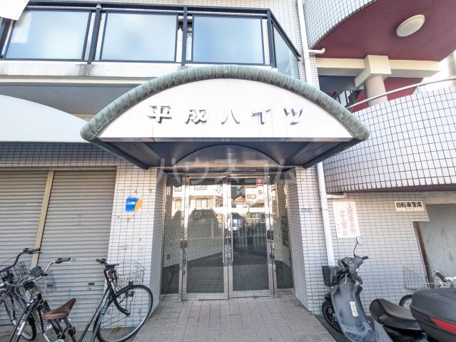 28/30 エントランス