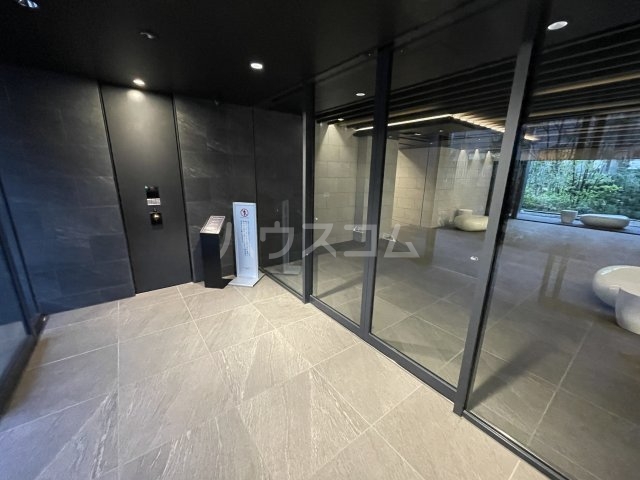 2/4 エントランス