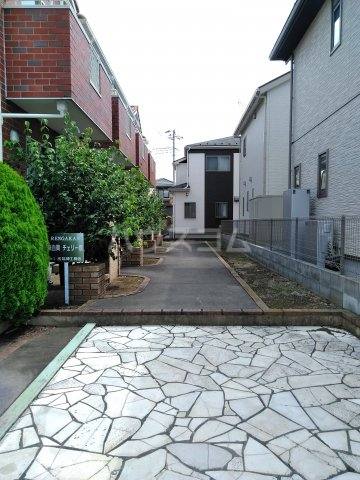 28/30 エントランス