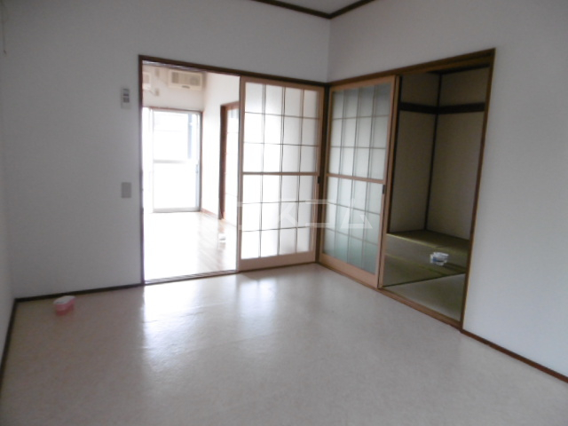 24/28 エントランス