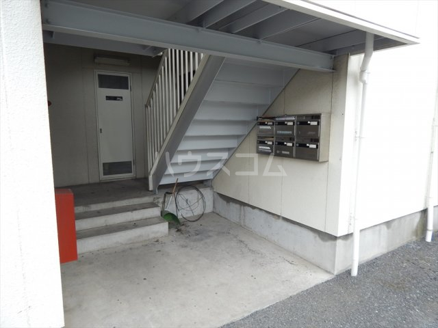 24/30 エントランス