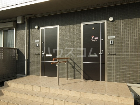 18/22 エントランス