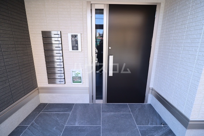 16/28 エントランス