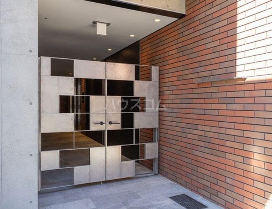 3/4 エントランス