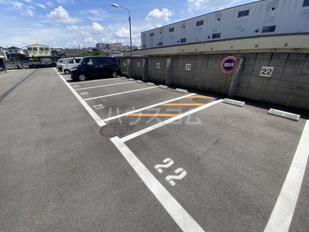 26/30 駐車場