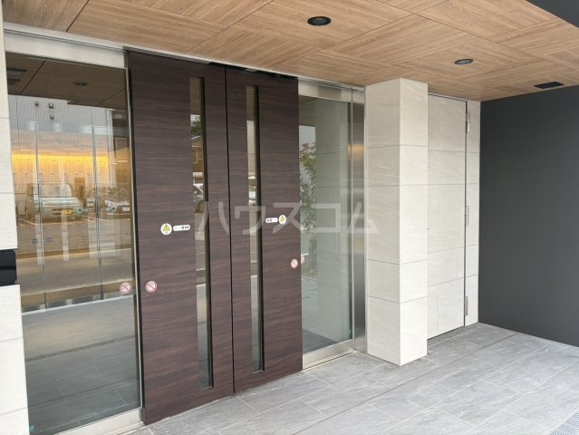 25/30 エントランス