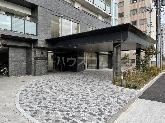 28/30 エントランス