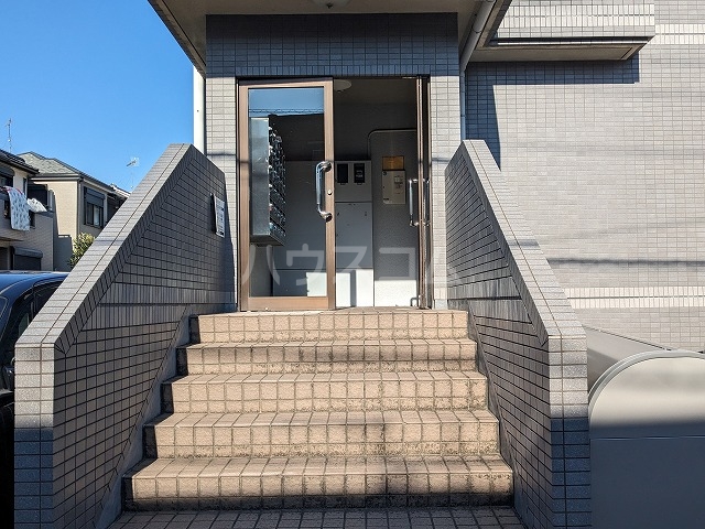 21/26 エントランス