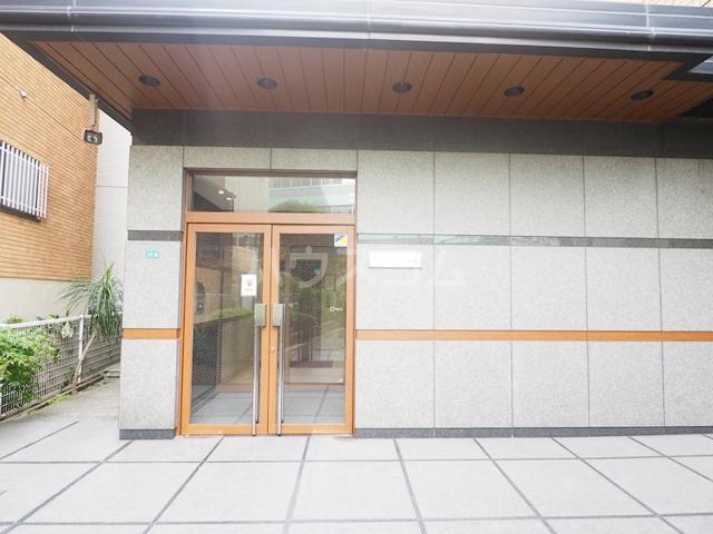 13/19 エントランス